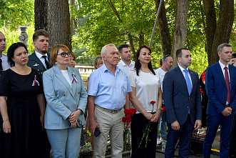 12 06 2025 В Ростове открыт первый в России монумент волонтерам СВО
