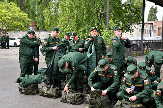 Очередная команда призывников отправилась к местам прохождения военной службы со сборного пункта Ростовской области