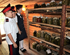 Белокалитвинские кадеты посетили главный армейский храм России и парк «Патриот»