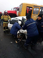 В Багаевском районе в ДТП попал школьный автобус