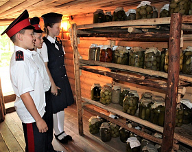 Белокалитвинские кадеты посетили главный армейский храм России и парк «Патриот»