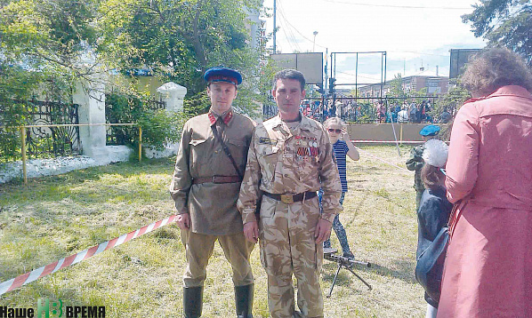 Руководитель отряда «Миусская высота» Роман Данилов и его товарищ Иван Дунаевский (слева).