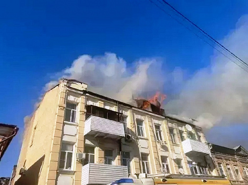 Пожар 7 марта в жилом доме № 81 по улице Обороны в Ростове. Источник фото: DonDay..