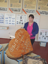 В горнице моей светло...