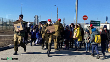 А уж вещи помочь донести - вообще не вопрос.