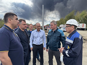 Врио донского губернатора Юрий Слюсарь обсудил в Новошахтинске ситуацию, связанную с пожаром на местном заводе нефтепродуктов