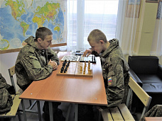 «Я б в контрактники пошел…»