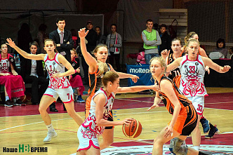 Лидеры делят очки