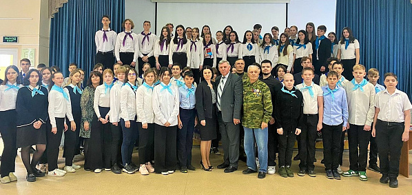 Ростовские гимназисты в День космонавтики стали «соколятами»