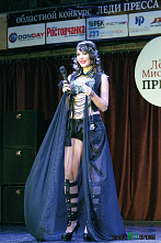 И на подиуме блистать, и пером описать…