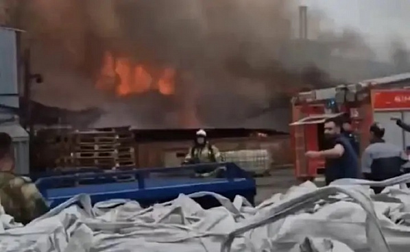 Скриншот с видео с места пожара. Источник видео: тeлeграм-канал DonMash