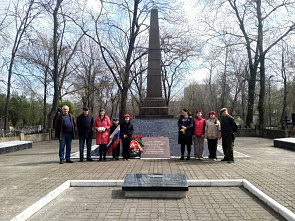   На территории Братского кладбища донской столицы возобновились волонтёрские акции