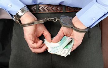 В Ростове замначальника таможенного поста оказался под следствием за дачу взятки