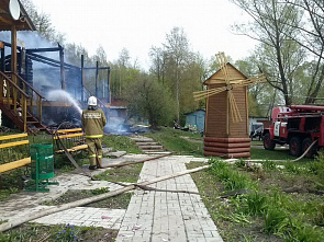 В селе Самарском сгорела баня