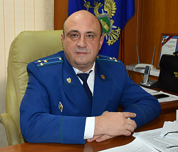 Дети с ломом и приём
