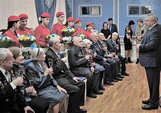 В городах и районах Дона вручают награды Победы