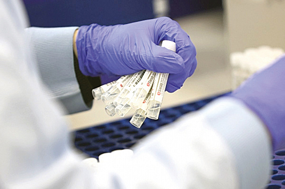 Испугавший Европу новый штамм COVID-19 в России пока не нашли