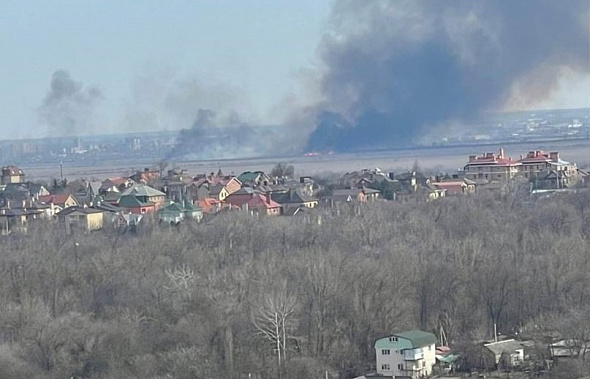 Сезон ландшафтных пожаров открыт. Пойма между Ростовом и Батайском горит уже третий раз