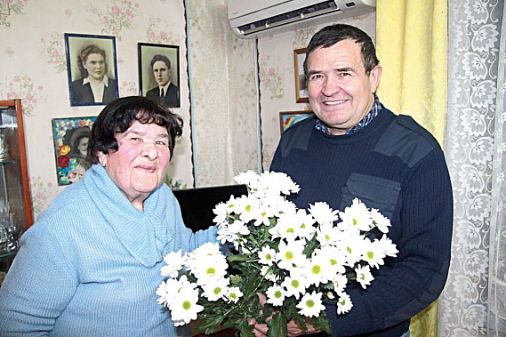 Валентина БЕРНИКОВА и один из ее учеников Владимир КОСОВ. Фото предоставлено Владимиром Косовым.