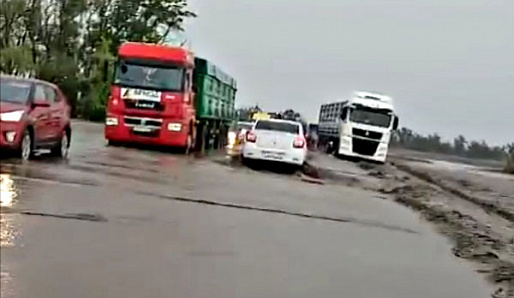 Движение на затопленном участке автодороги «Егорлыкская-Сальск» восстановлено в штатном режиме