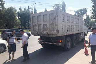 В Ростове выявили мусорщиков-нелегалов
