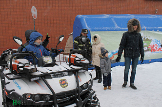 Мела метель и пели «Черные береты»