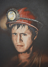 Шахтер-художник передал свои полотна музею в Гуково