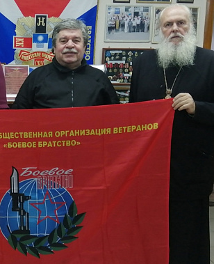 Военные поощрили представителя духовенства