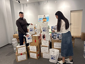 Пункты сбора гуманитарной помощи продолжают работу