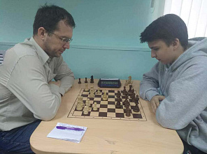 Мастер ФИДЕ Дмитрий Елизаров выиграл праздничный рапид в Азове