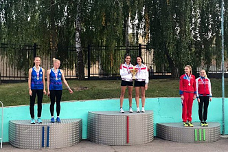 Вплавь, на шпагах и с лазерной винтовкой: ростовские спортсменки стали чемпионами современного пятиборья
