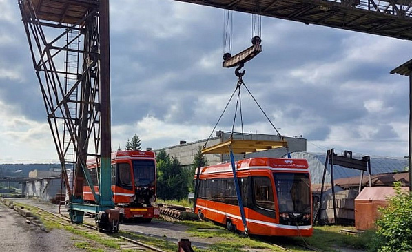 Идет отгрузка трамваев для Таганрога. Источник фото: «Таганрогская правда».