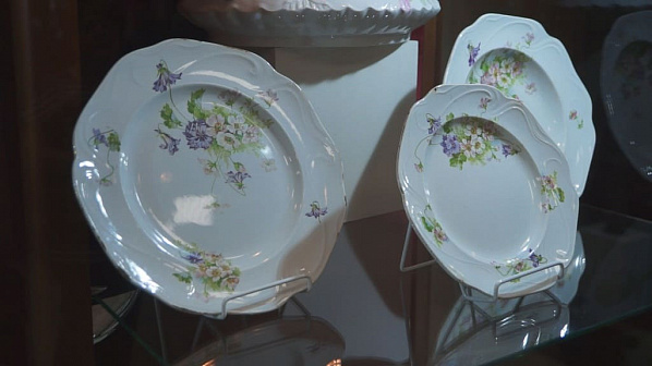 Кузнецовские тарелки с изображением полевых цветов были на Дону весьма популярны