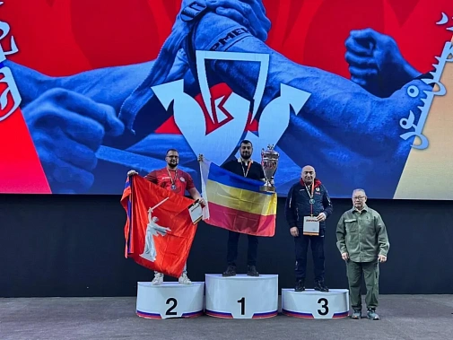 Донские силачи завоевали награды первенства СКФО И ЮФО по пауэрлифтингу