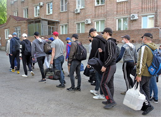 Дончане смогут получать дома видеоответы от военкома