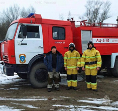 В Тарасовском районе добровольцы-пожарные спасли человека