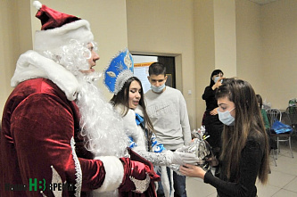 «Ветер перемен» и «НВ» поздравили с наступающим Новым годом детей с инвалидностью и детей-сирот