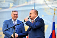 В ДГТУ вручили дипломы лучшим выпускникам