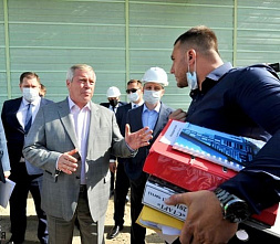 В Шахтах все хорошо с больницей и плохо – со стадионом