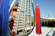 В музей на вечное хранение передали боевые знамена