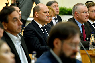 Городская дума Ростова приняла досрочную отставку градоначальника Алексея Логвиненко