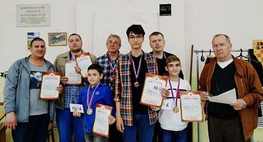 Мастер ФИДЕ из Новочеркасска Максим Беккер выиграл рапид под эгидой ФИДЕ