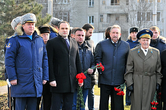 Воздушным асам посвящается