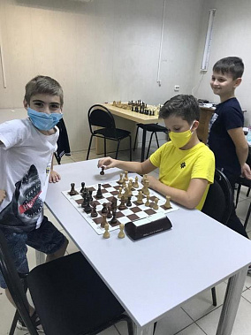 Турниры с названием газеты «Наше время» появились в международном и национальном шахматных календарях