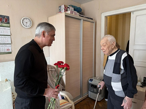 И в 99 лет видна флотская закалка...