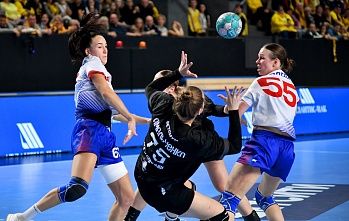 17 11 2025 Гандболистки Ростова одержали домашнюю победу над московским армейским клубом