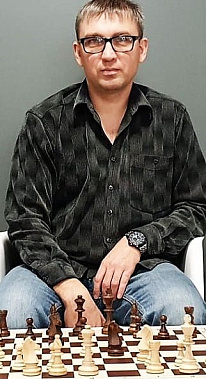 Член атичитерской комиссии международный мастер Павел Котенко
