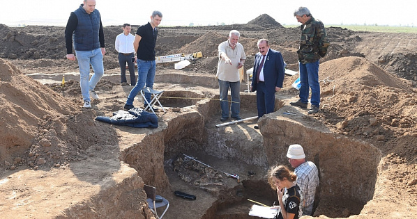 Под Азовом обнаружено 25 древних захоронений