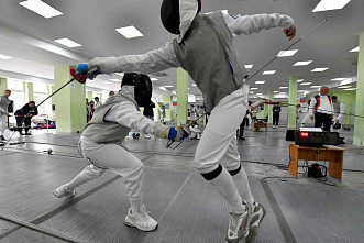 В ростовском спорткомплексе «Лидер» завершились поединки всероссийского детско-юношеского турнира по фехтованию «Донская осень»