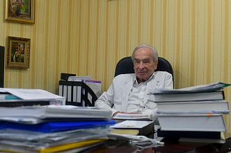 Александр Акимович Дюжиков встречает юбилей